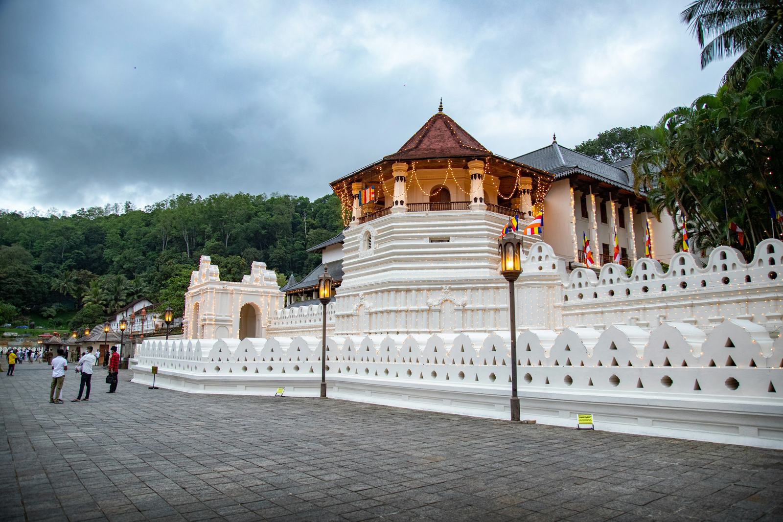 Temple of the Sacred Tooth Relic beside Kandy Lake