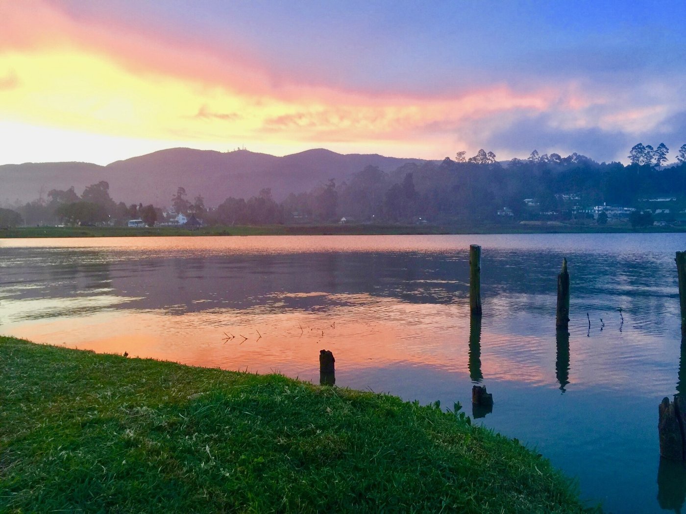 Sunset over Gregory Lake, Nuwara Eliya