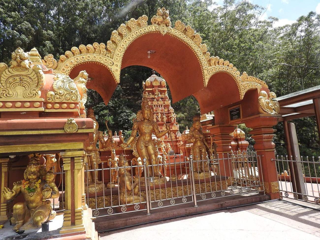 The colourful Seetha Amman Temple at Seetha Eliya